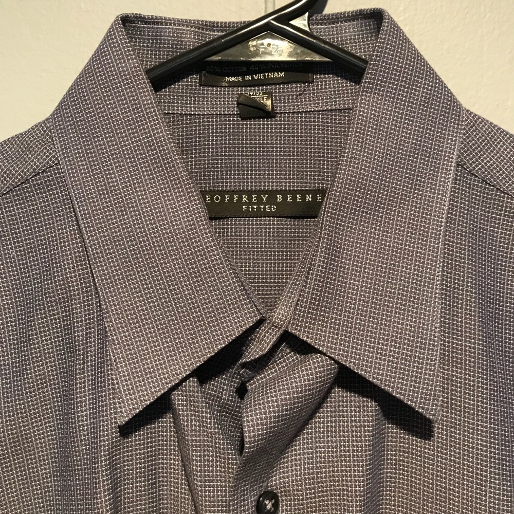 Men’s buttoned dress shirt
